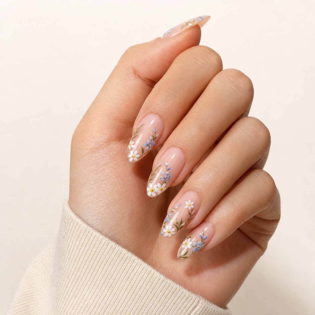 Handgemaltes Nageldesign, Classy Nails Studio